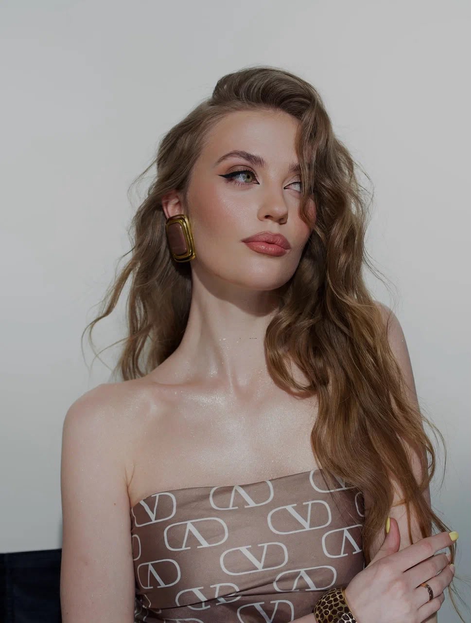 Arina, represented by Why Not Model · Portfolio