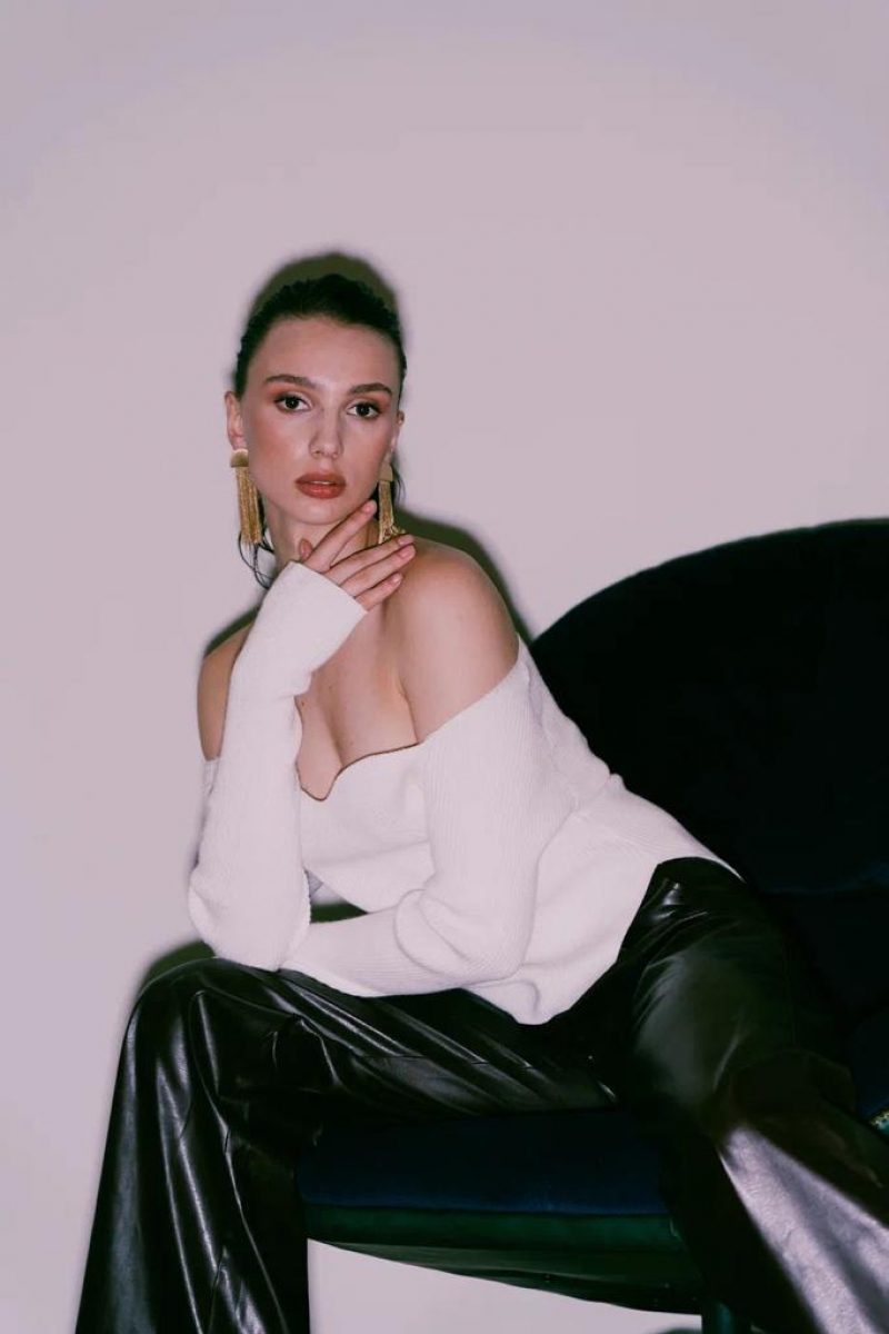 valery-whynotmodel17